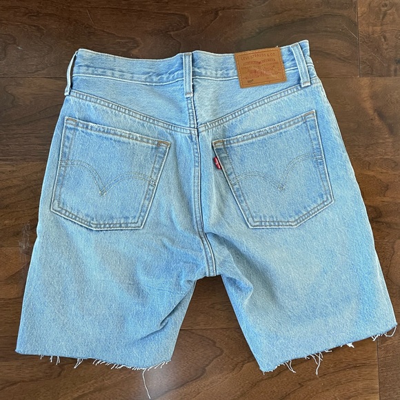 Levi’s 501 Original Mid Thigh Shorts - Picture 2 of 2